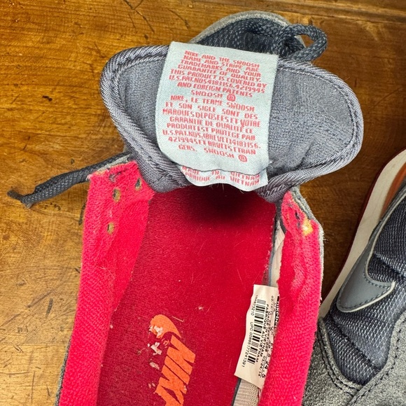 EUC - NIKE ‘Internationalist’ Sneaker (Women Size 7.5) - Picture 6 of 7